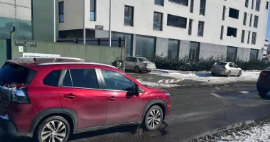 Slalom printre gropi în Constanța, după zilele de ger. Carosabilul a cedat pe bulevardele intens circulate - 2