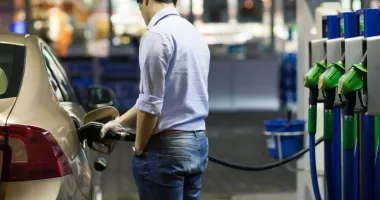Vine criza în benzinării? Prețurile au crescut din nou la pompă