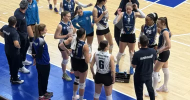 Stire din Sport : Bianca Mei-Roșu merge mai departe la tenis de masă