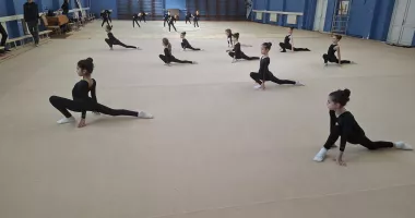 Stire din Sport : Gimnastica ritmică de la CSS 1 Constanța are viitor. Pregătire intensă pentru medalii strălucitoare