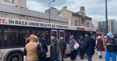Călători disperați de duhoarea din autobuzele CT Bus, devenite refugiu pentru oamenii străzii - 2