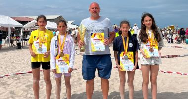 Stire din Sport : Rezultate remarcabile pentru CS Victoria Cumpăna la Campionatul Naţional de Lupte pe Plajă de la Costineşti