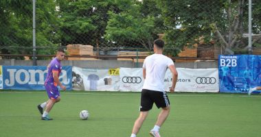 Stire din Sport : Cupa de Vară la minifotbal şi-a mai consumat o etapă. Goluri multe şi voie bună la Constanţa