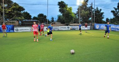 Stire din Sport : A fost spectacol la Cupa de Vară de la Constanţa. Scoruri-fluviu în meciurile de minifotbal