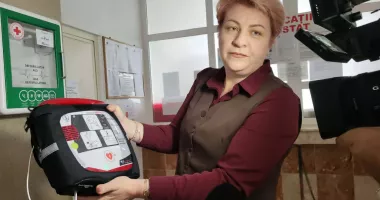 Stire din Social : „Înger păzitor” pentru vârstnici. Defibrilator instalat în clădirea instituțiilor sociale din Constanța