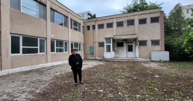 De la saloane pline, la pereți dărâmați. O fostă secție medicală, abandonată pe Aleea Portului - 7