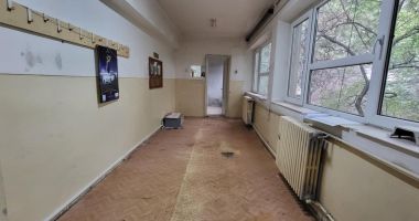 De la saloane pline, la pereți dărâmați. O fostă secție medicală, abandonată pe Aleea Portului - 4