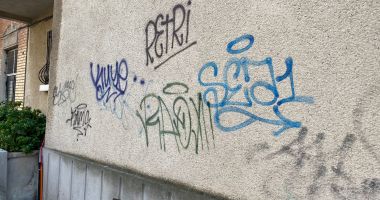 Constănțenii care locuiesc la bloc, ”victimele” celor care mâzgălesc pereții. „Ne-au terorizat!” - 3