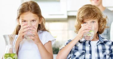 Stire din Sănătate : Deshidratarea poate deveni foarte periculoasă la copii