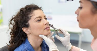 Stire din Sănătate : Nu fiți indiferenți! Deviația de sept nazal poate duce la complicații grave