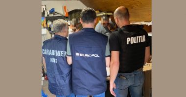 Stire din Eveniment : Trafic de substanțe chimice ilegale, în Uniunea Europeană. Produsele intrau prin Portul Constanța