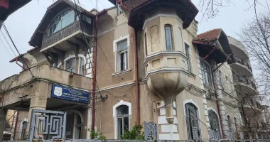 Stire din Eveniment : Fostul sediu al Poliției Transporturi Constanța, lăsat în paragină pe strada Mihai Eminescu