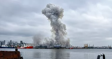 Cine apără România? Autoritățile pasează „pisica“ după explozia dronei din portul Constanța