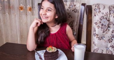 Stire din Sănătate : Nu mai recompensați copiii cu dulciuri! Riscul diabetului poate crește alarmant