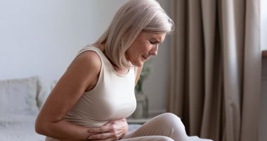 Stire din Sănătate : Crizele de fiere apar din cauza meselor bogate, dar şi a emoţiilor