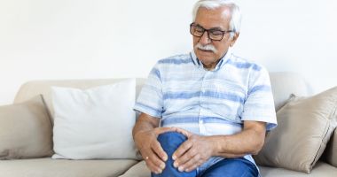 Stire din Sănătate : Soluții pentru durerile articulațiilor, influențate de scăderea temperaturilor