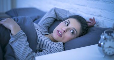 Stire din Sănătate : Vă treziţi din somn cu dureri de spate? Care sunt cauzele