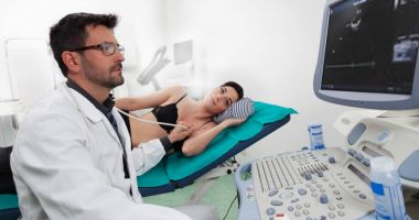 Stire din Sănătate : Ecografia mamară, investigație imagistică esențială în diagnosticul afecțiunilor sânului