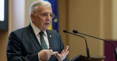 Stire din Economie : Isărescu îi "ceartă" pe români că nu au educaţie financiară. Ultimele studii arată că stăm prost la acest capitol
