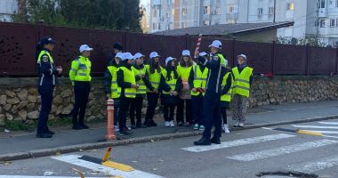 Siguranța rutieră, vitală pentru elevi. IPJ Constanța se implică în acțiuni comune cu școala - 3