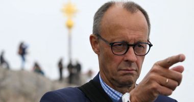 Stire din Actualitate : Umbrela nucleară franco-britanică pentru Europa, departe de a fi deschisă