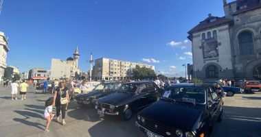 Evenimentul Dacia Clasic a reunit zeci de iubitori ai legendarelor autoturisme. "Și azi plâng după ea" - 2