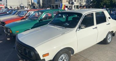 Evenimentul Dacia Clasic a reunit zeci de iubitori ai legendarelor autoturisme. "Și azi plâng după ea" - 3