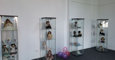 Înapoi în copilărie, la Muzeul de Istorie. Candoarea păpușilor de porțelan versus nocivele telefoane - 2