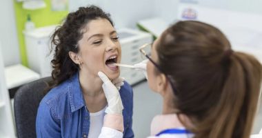 Stire din Sănătate : Virozele afectează foarte des faringele. În câte zile scăpaţi de boală