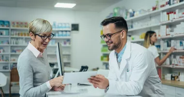 Stire din Social : Consilierea pacienților în farmacii ar putea fi decontată de stat, dar este blocată la Ministerul Sănătății
