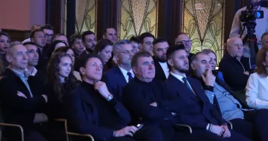 Stire din Sport : Programul „Eu sunt farist!”, lansat la Cazinoul din Constanța. „Este o apropiere de suporteri”