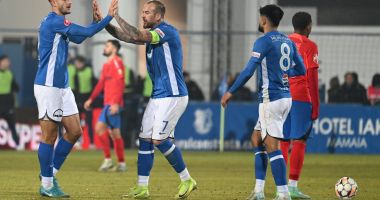 Stire din Sport : Farul Constanţa a ţinut-o în şah pe campioana României şi a câştigat un punct mare