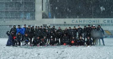 Stire din Sport : FC Farul Constanța, antrenament în zăpadă. Toate gândurile merg către play-off