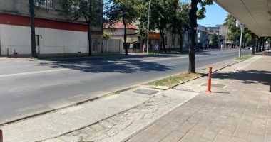 Pietonii fac slalom printre gropi și dale ”uitate” pe bulevardul Ferdinand! „Totul se lucrează pe jumătate” - 7