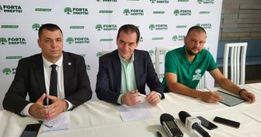Stire din Politică-Administrație : Staff-ul Forţa Dreptei s-a reunit la Şcoala Politică a Tineretului, desfăşurată la Mamaia