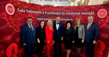 Stire din Politică-Administrație : Primarul Mariana Gâju a primit premiul "Politicianul anului" la Gala Naţională a Excelenţei în Asistenţă Socială