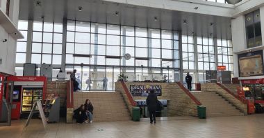 Gara din Constanța, codașă la capitolul informații: "În sala asta ne orientăm tot după telefoane" - 3