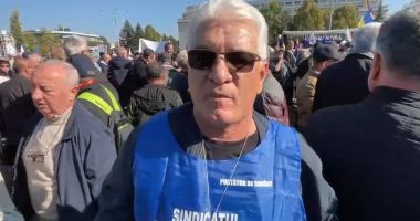 Rezerviștii militari au ieșit în stradă, de Ziua Armatei Române: "Le ordonăm angajaților noștri să respecte Constituția" - 3