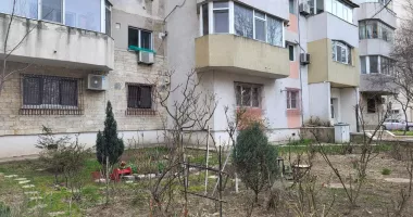 Stire din Eveniment : Grădinile blocurilor nu sunt spații de depozitare! Sute de sancțiuni au fost aplicate doar în acest an