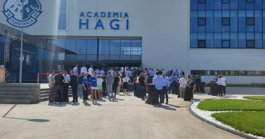 Stire din Sport : O bijuterie pentru fotbalul românesc. Gheorghe Hagi a inaugurat noul corp al academiei sale