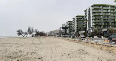 Stire din Social : Haos administrativ și licitații cu mize uriașe pe litoral! Oferte care ajung la un milion de euro