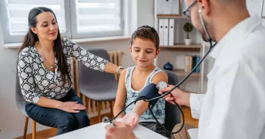 Stire din Sănătate : Medicii avertizează. Hipertensiunea poate apărea și în copilărie