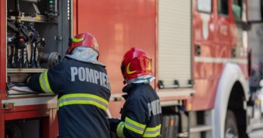 Stire din Eveniment : Disperare în urma unui incendiu la un bloc din Hârșova. "Nepăsarea autorităților a lăsat zeci de oameni în stradă!"