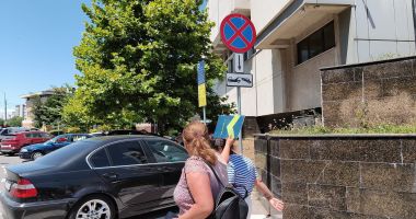 Stire din Eveniment : Alți trei suspecți din dosarul „Fabrica de moșteniri” au fost aduși, din Germania, la Curtea de Apel Constanța