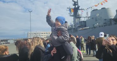 Emoția revederii după 50 de zile de misiune. Fregata „Regina Maria” s-a întors acasă - 2