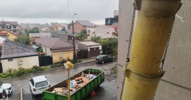 Drama constănțenilor din blocul cu mansarda arsă continuă. Clădirea s-a inundat din nou - 6
