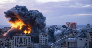 Stire din Actualitate : Zeci de victime după ce armata israeliană a bombardat tabăra de refugiaţi de la Jabaliya