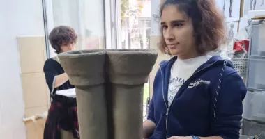 Stire din Cultură-Educație : Un parcurs de viitor artist plastic, construit la Colegiul de Arte „Regina Maria”