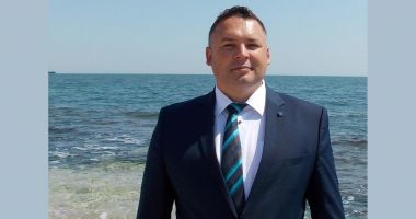 Stire din Politică-Administrație : Primarul Dumitru Jeanu: "Nicio stațiune nu era pregătită pentru un festival de asemenea dimensiuni"
