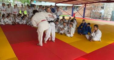 Stire din Sport : Elita judo-ului din România, în frunte cu Alina Dumitru, vine săptămâna viitoare pe litoral